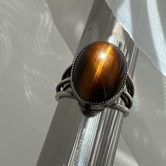 🦐HOLD🦐Sterling + Tiger’s Eye large cabochon ring, Size 7.5 - Picture 7 of 16